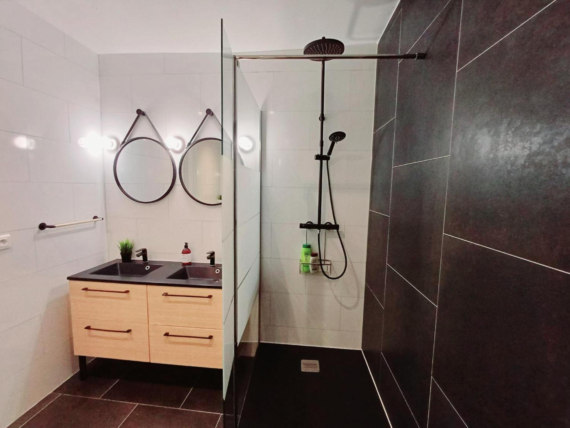 Loft Familial Au Coeur De Avec Clim, Arcade Et Baby-foot Proche Republique Et Canal St Martin Apartment *