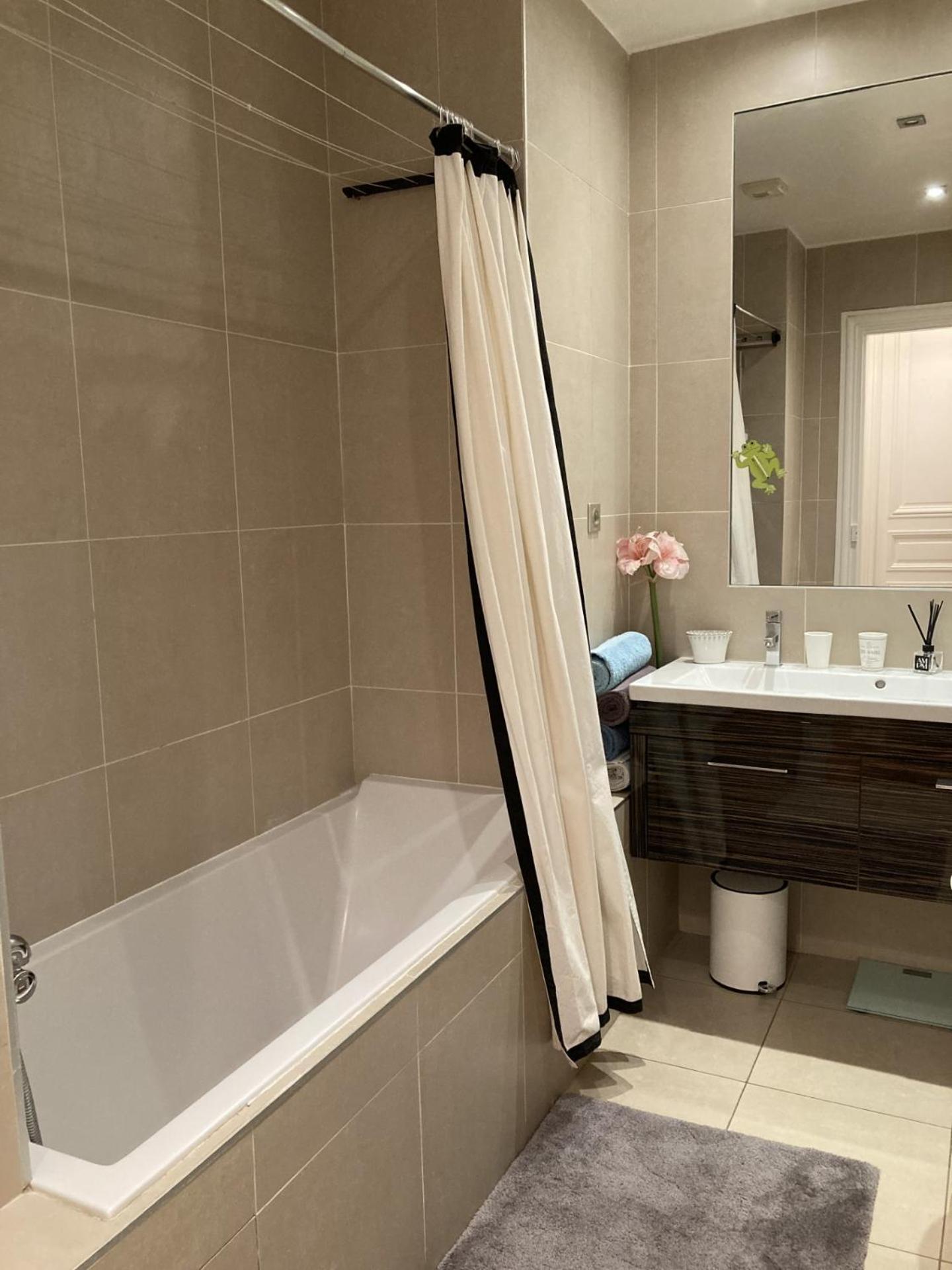 Parc Monceau Bed & Breakfast *