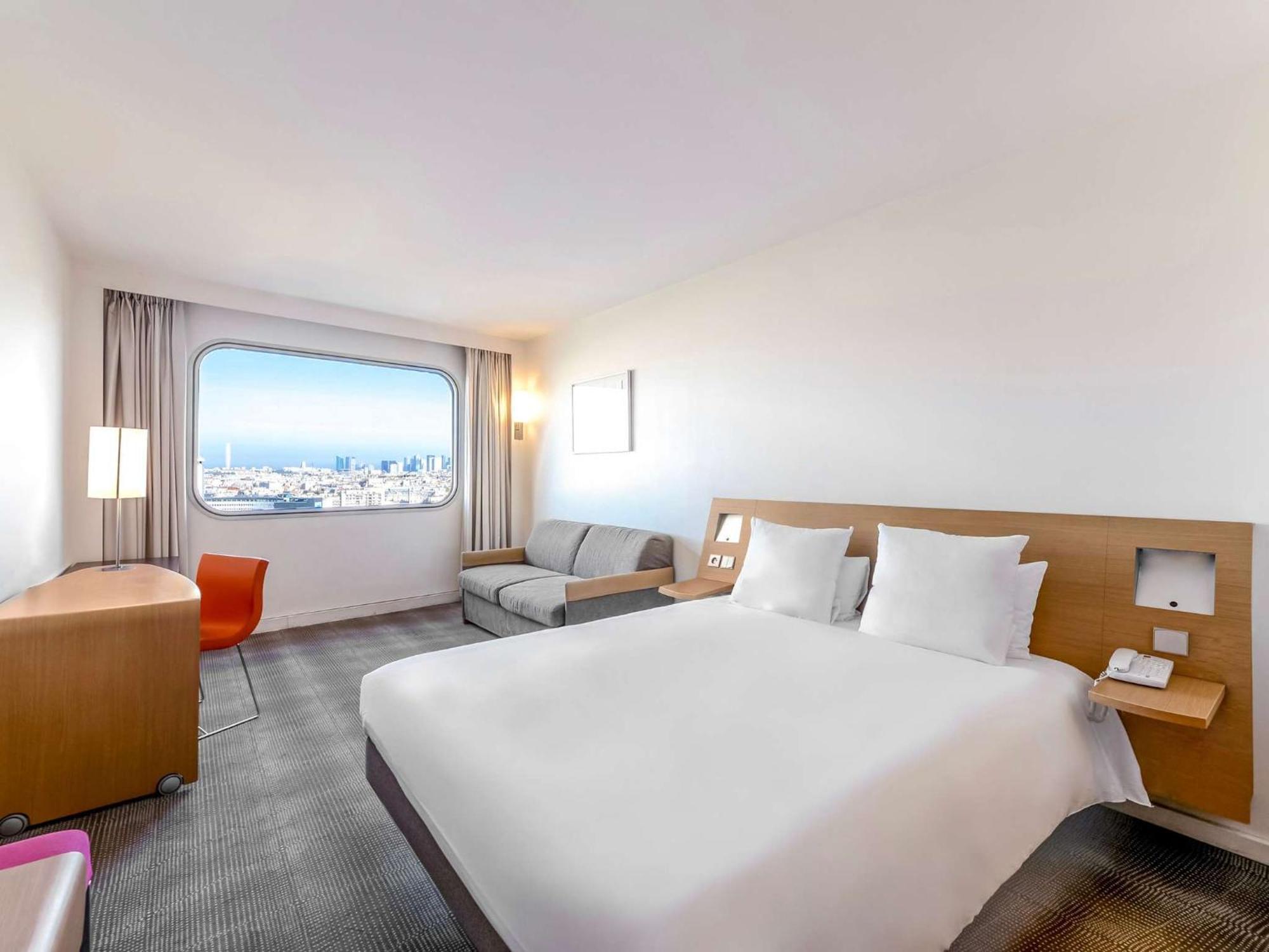 Hotel Novotel Centre Tour Eiffel 4*