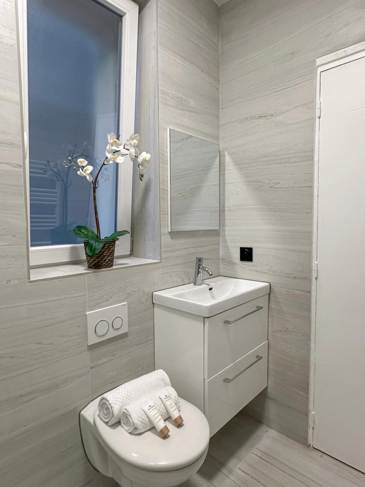 Apartment Champs Elysees Area *