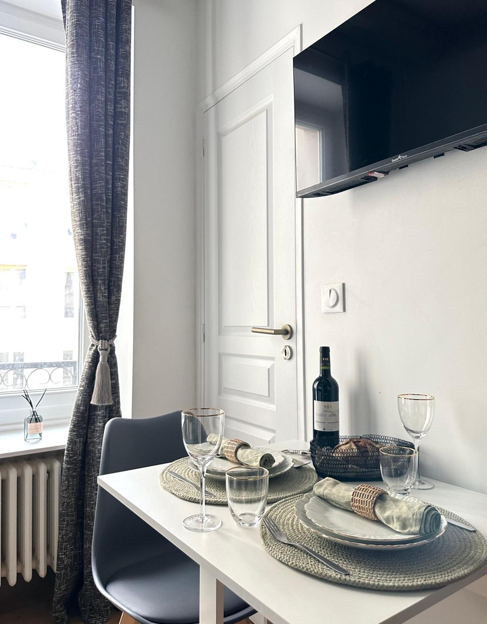 Apartment Beautiful Retreat In Paris