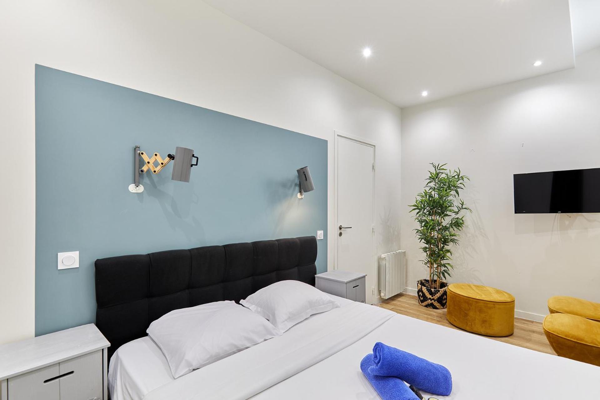 Apartment Rent A - Meslay Paris