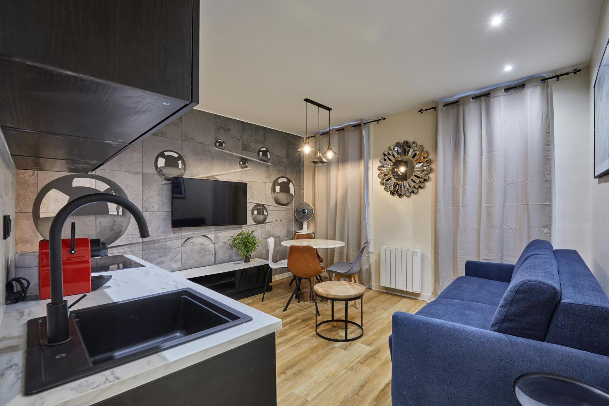 Rent A - Meslay Apartment