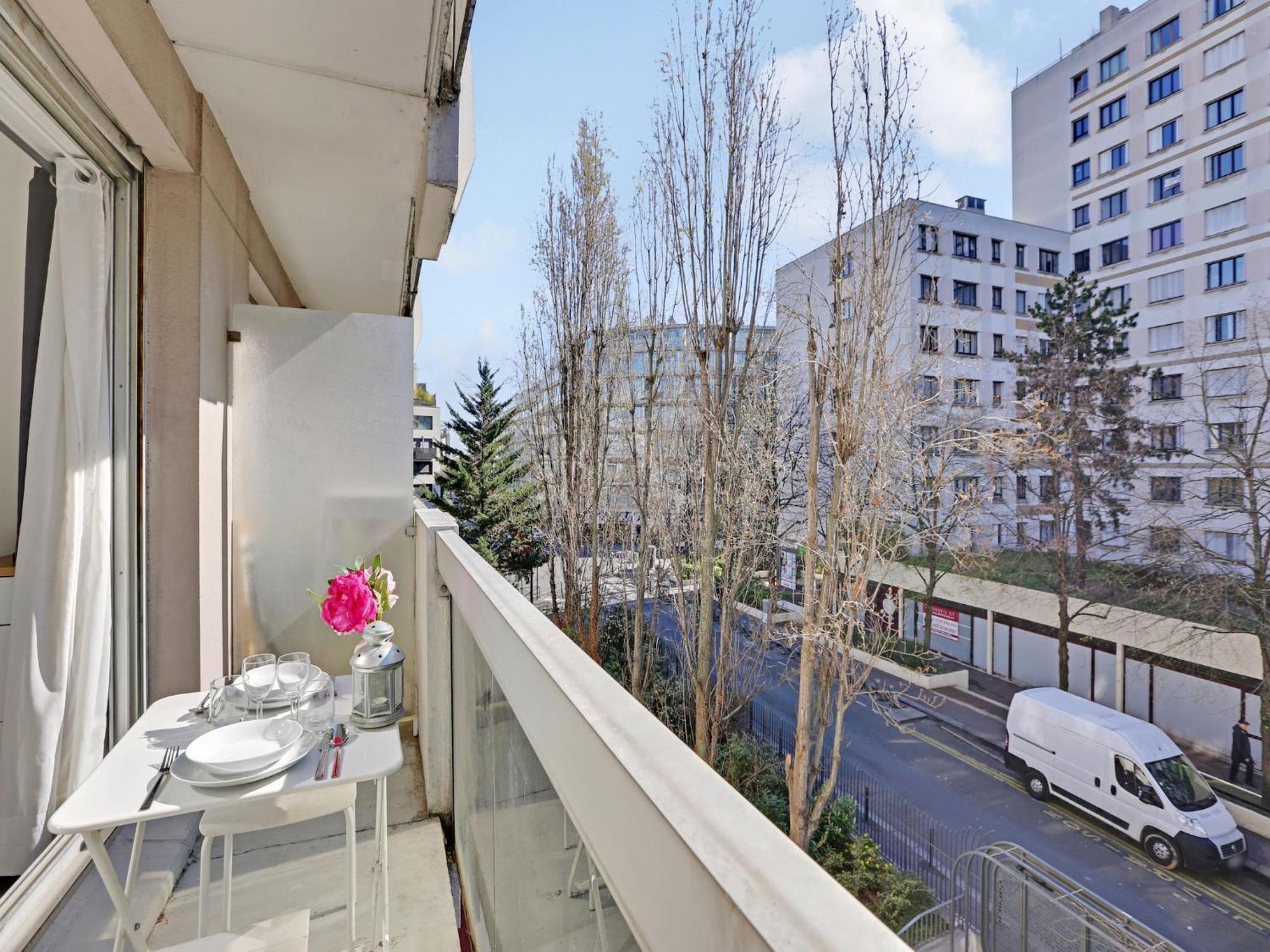 Near Bassin De La - 2p Balcony Paris