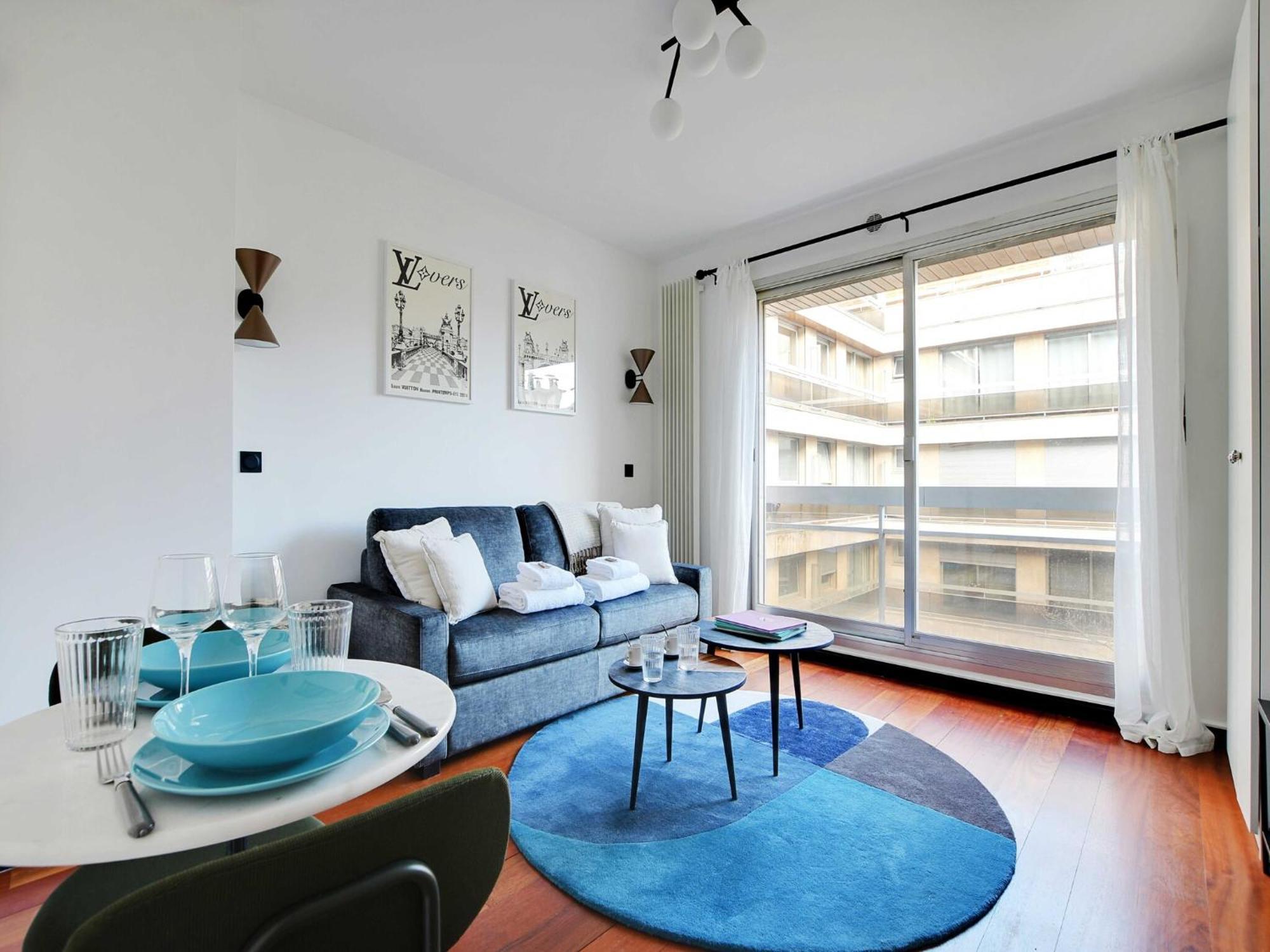 8e - Refait A Neuf - 4eme Etage Avec Ascenseur * Paris