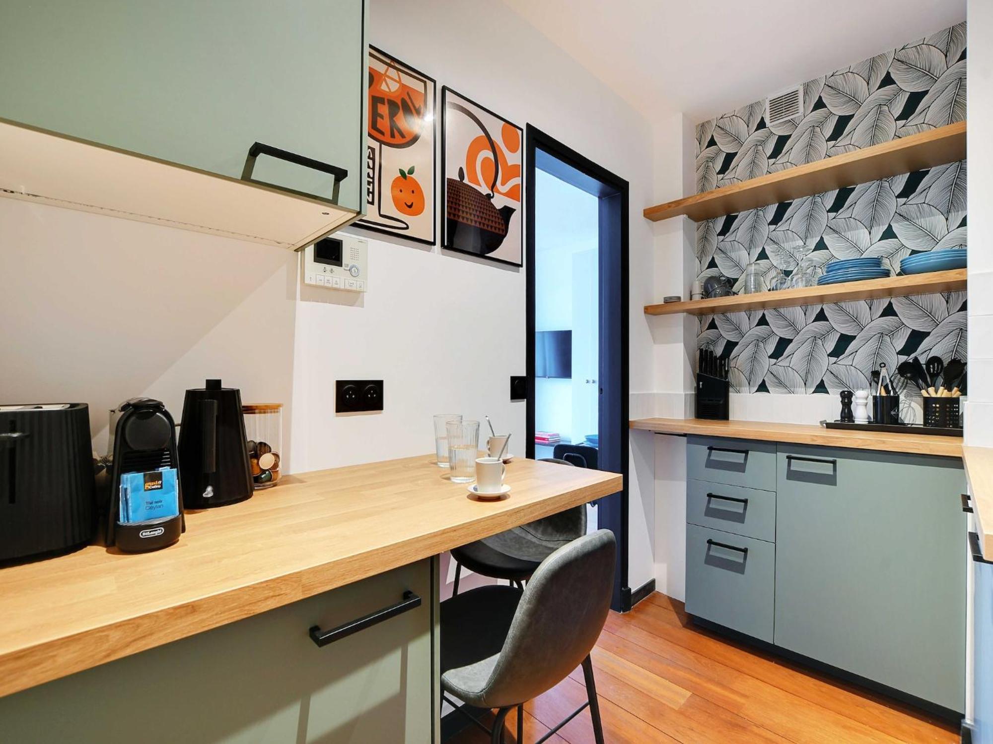 8e - Refait A Neuf - 4eme Etage Avec Ascenseur * Paris