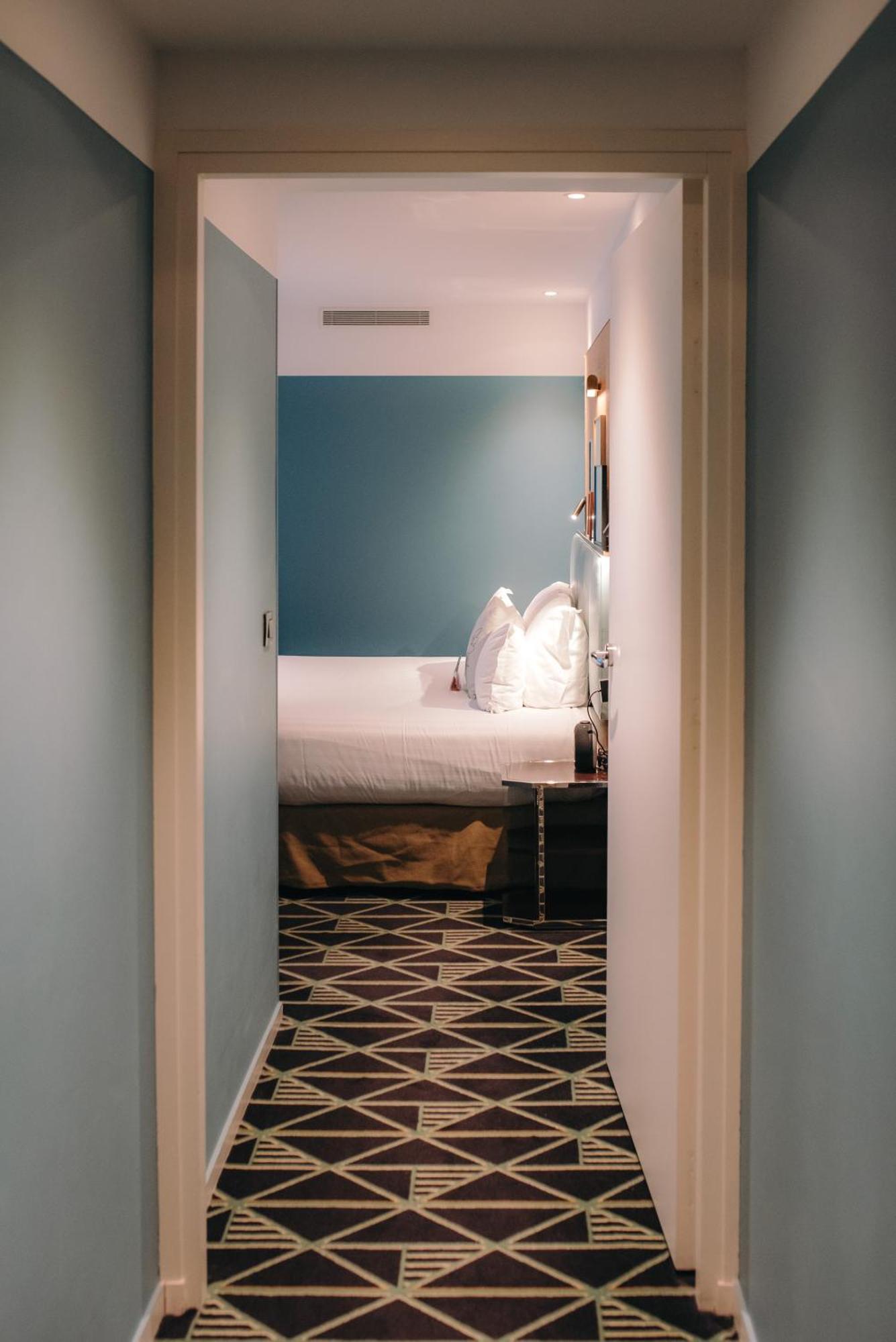 Eiffel Blomet 4* Paris