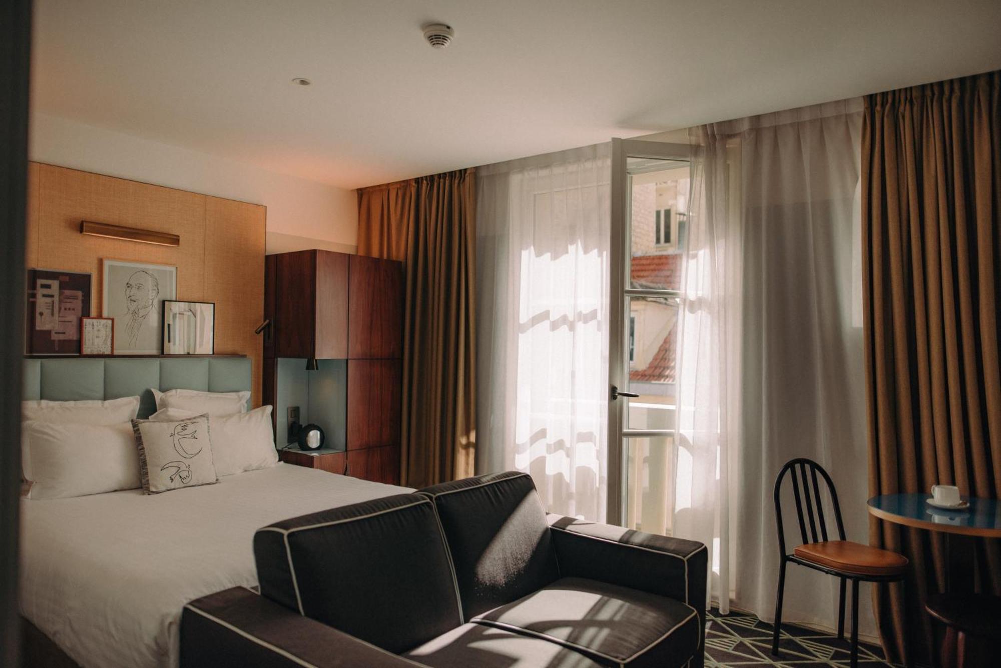 Hotel Eiffel Blomet 4*