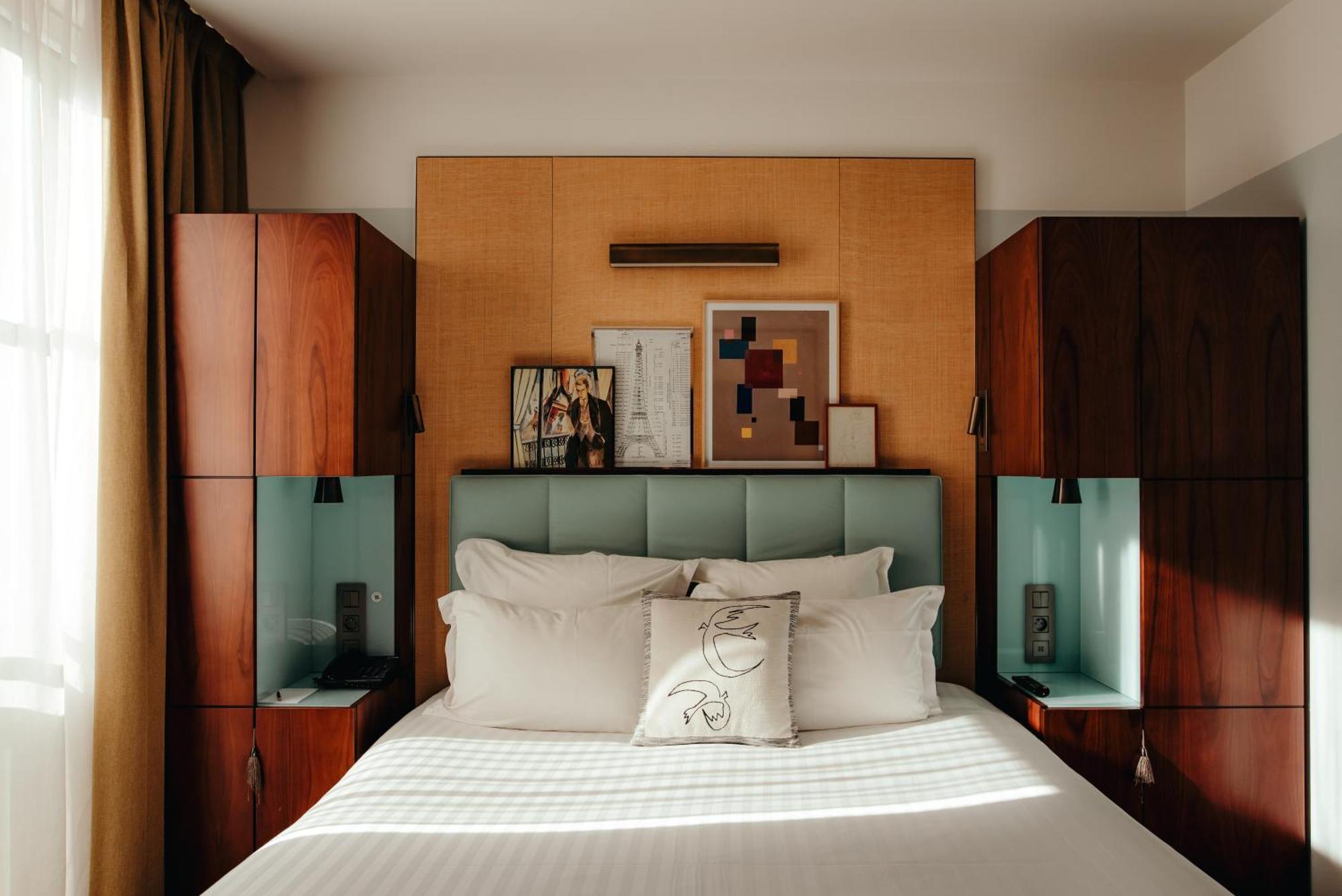 Eiffel Blomet Hotel