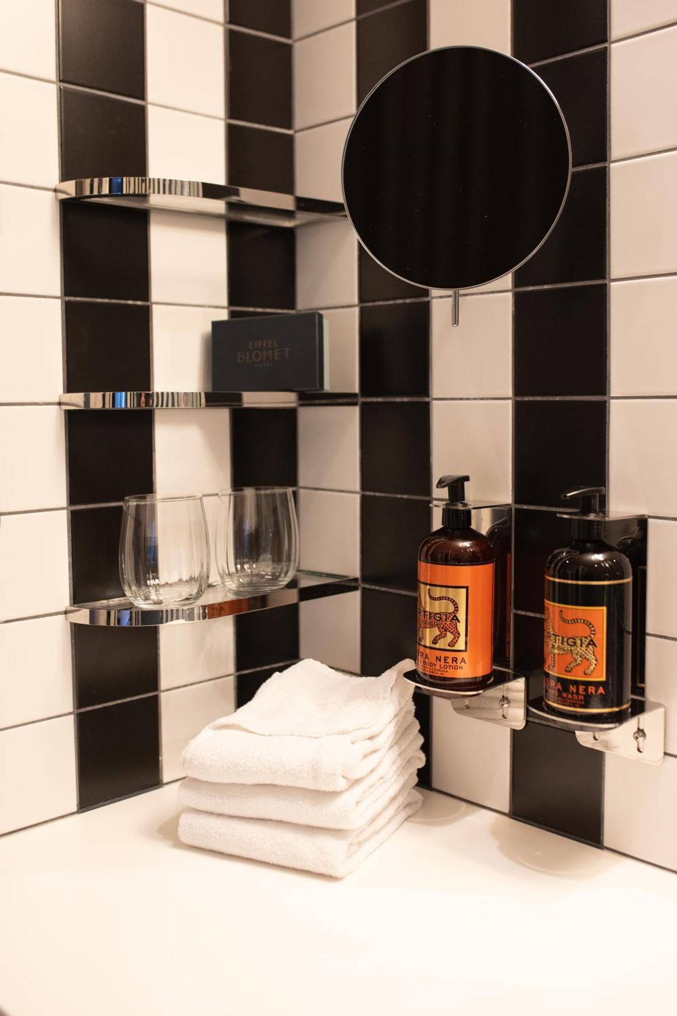 Hotel Eiffel Blomet 4*