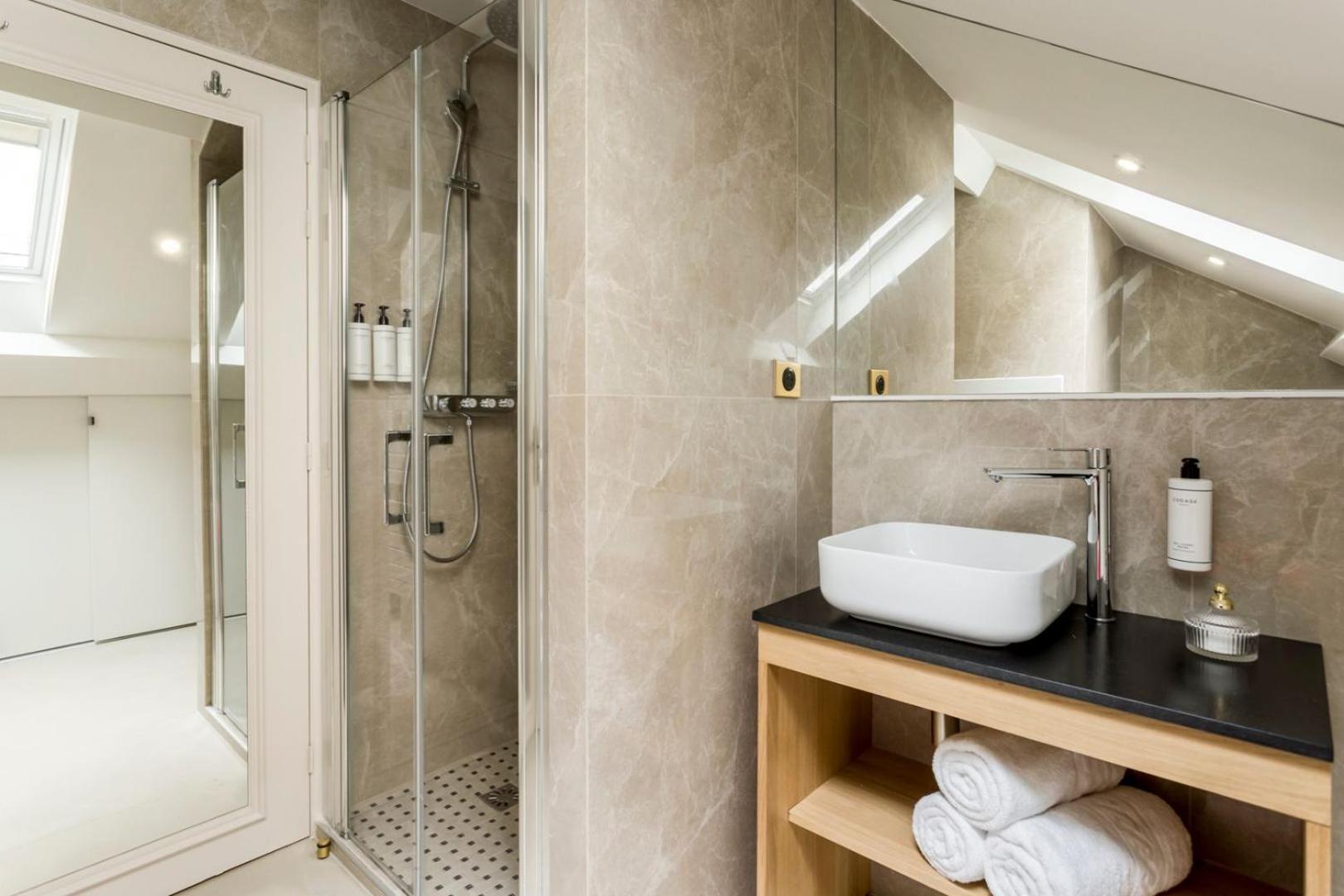 Merveil - Luxury - Champs Elysees - St Cyr I Apartment