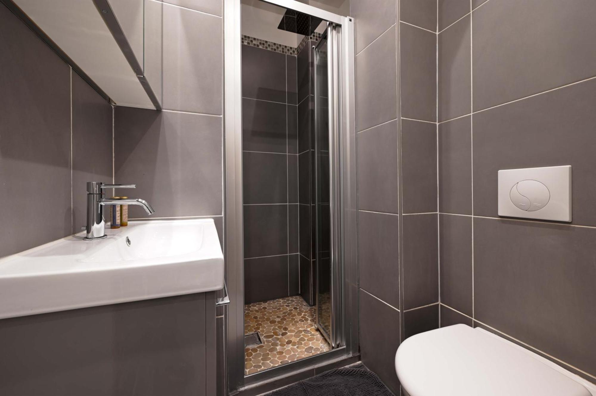 Appartement Spacieux Situe Au Coeur De Paris