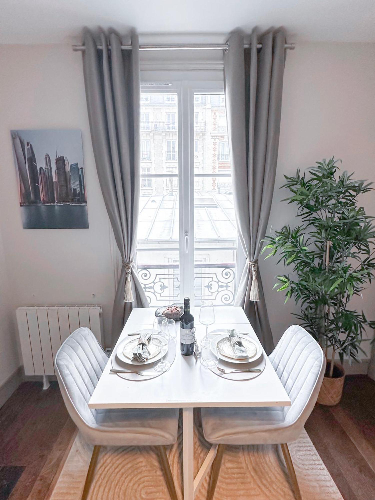 Champs Elysees Area Apartment *