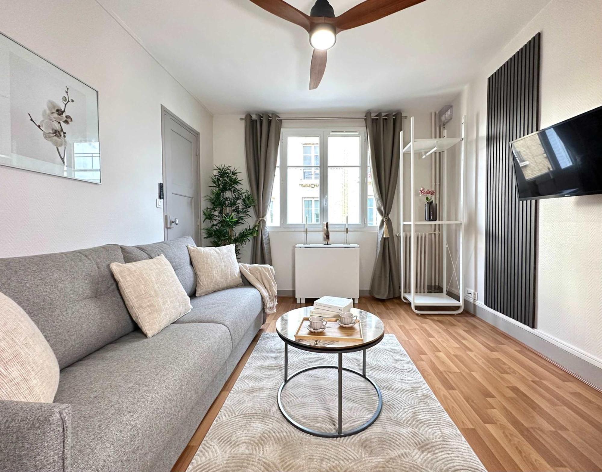 Beautiful Near Parc Des Expositions Apartment