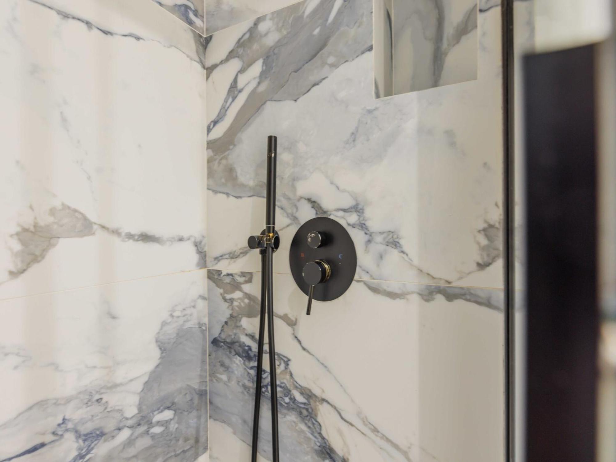 Chic, Comfortable Flat Near Rue Montmartre Apartment Paris