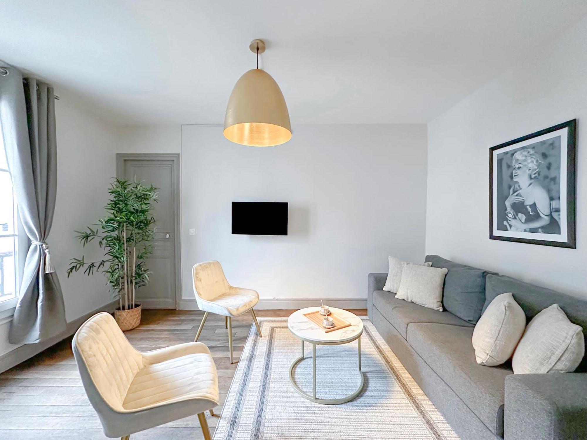 Apartment Champs Elysees Area *