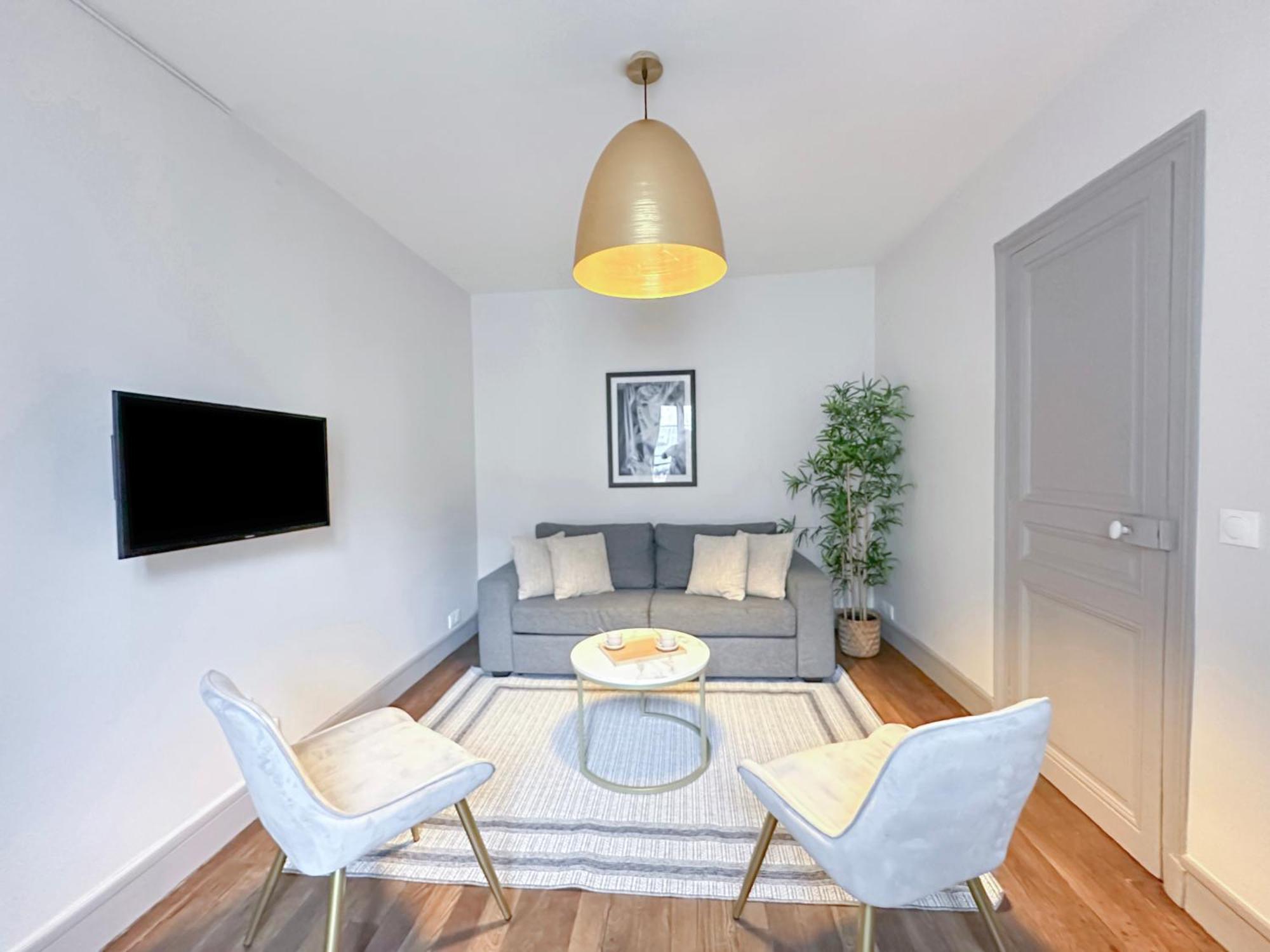 Champs Elysees Area Apartment Paris