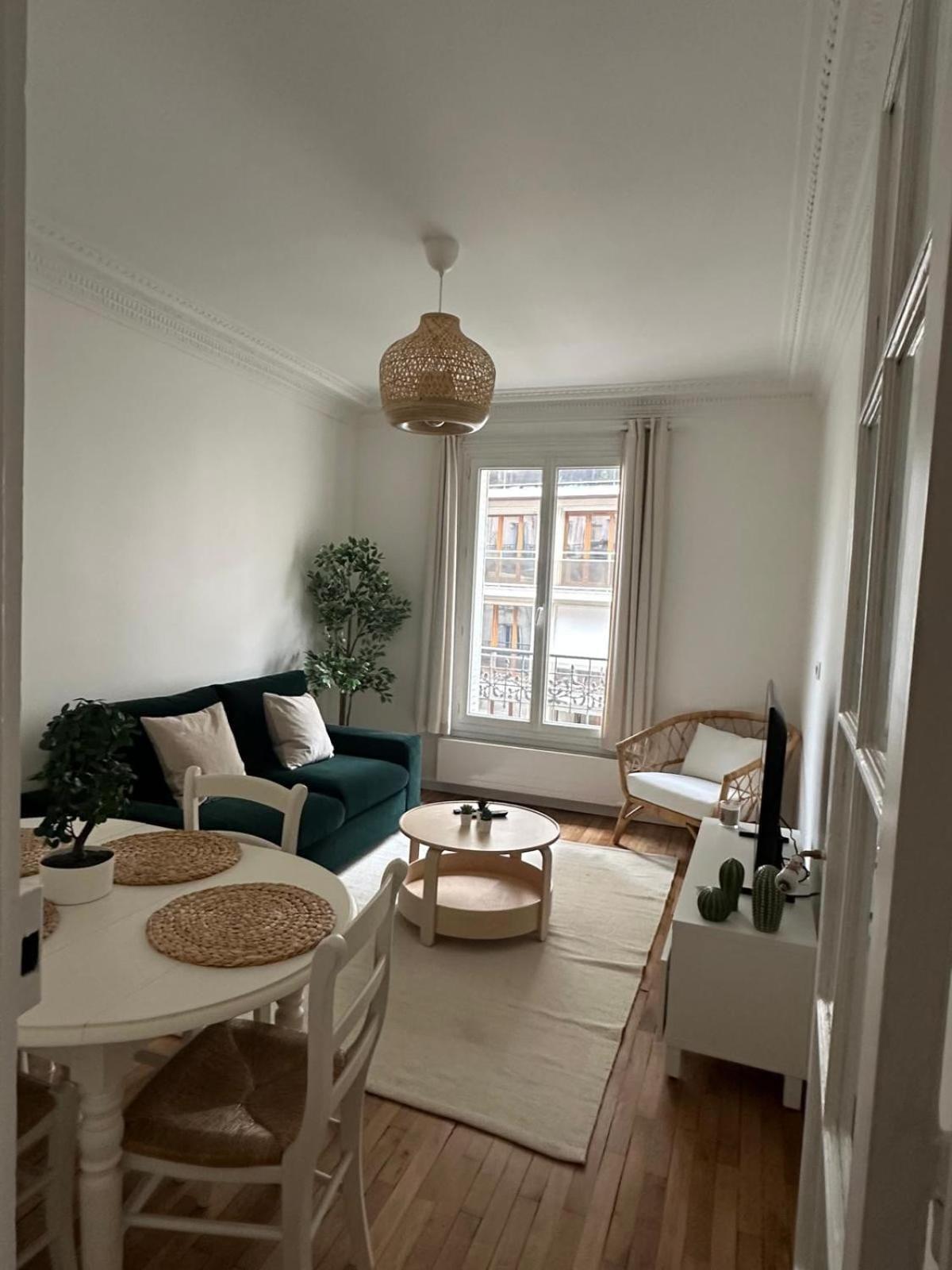 Magnifique 2 Pieces Renove A Neuf, 15, Idealement Situe Apartment *