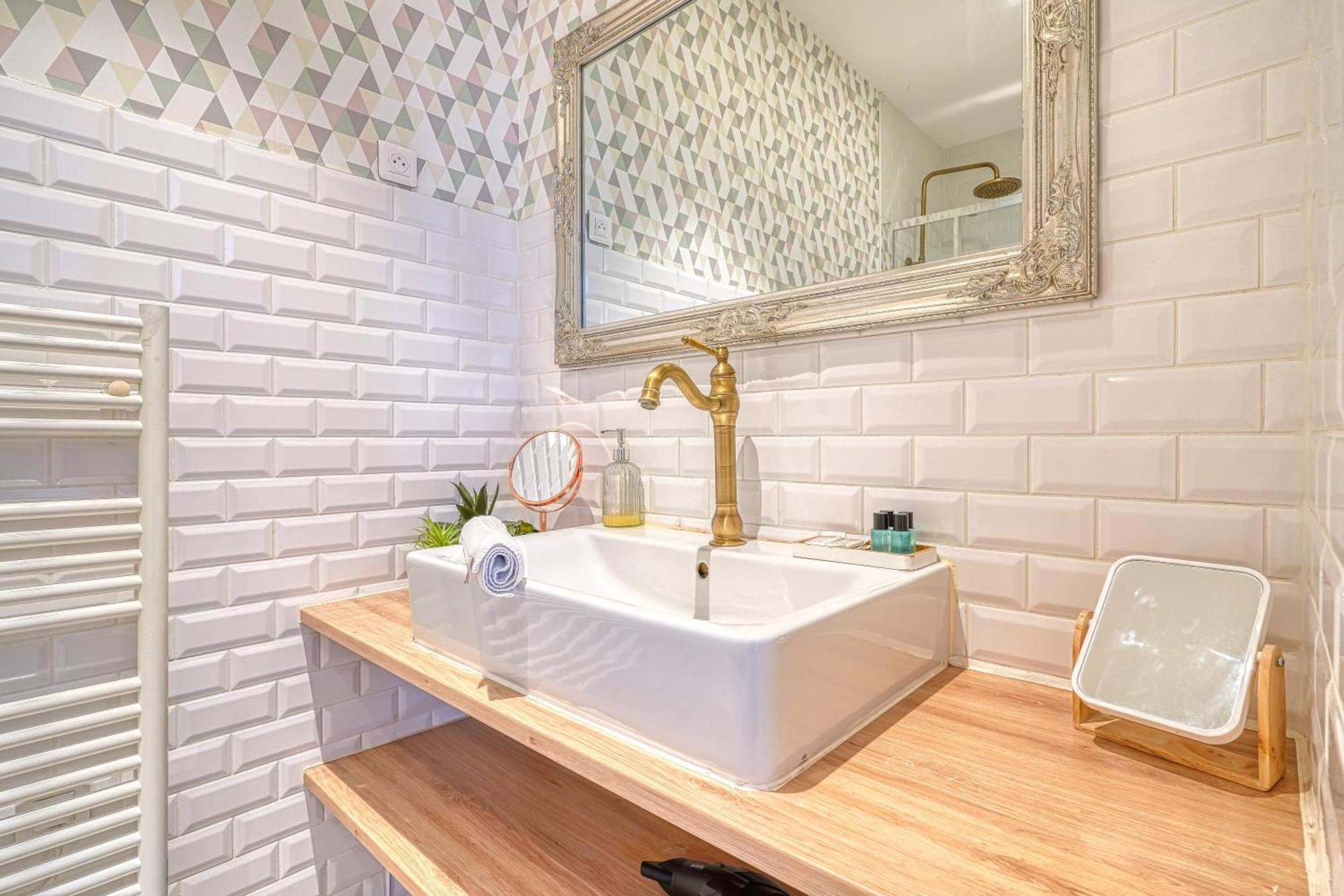 Luxury Republique Apartment Paris