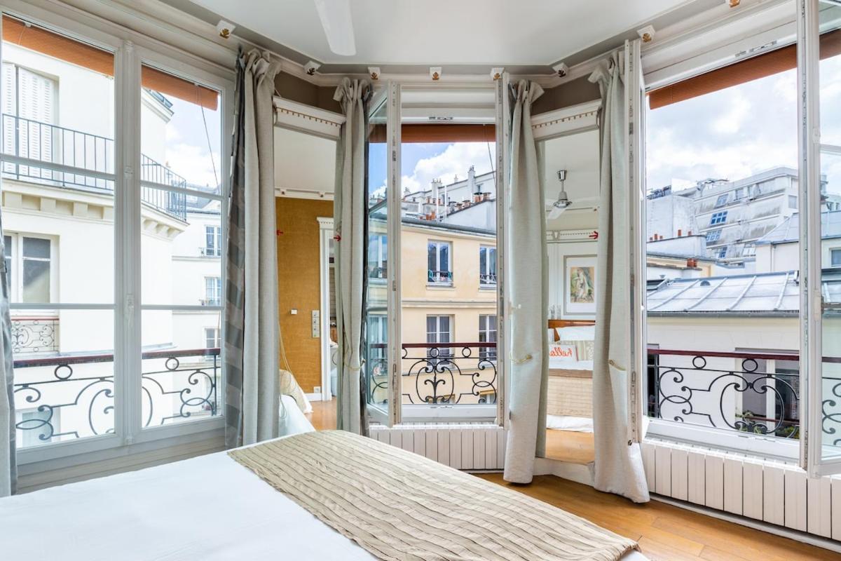 Apartment 3p Baroque With Rooftop View Paris