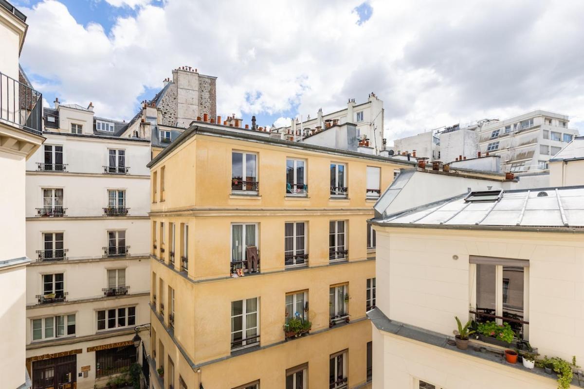 3p Baroque With Rooftop View Paris