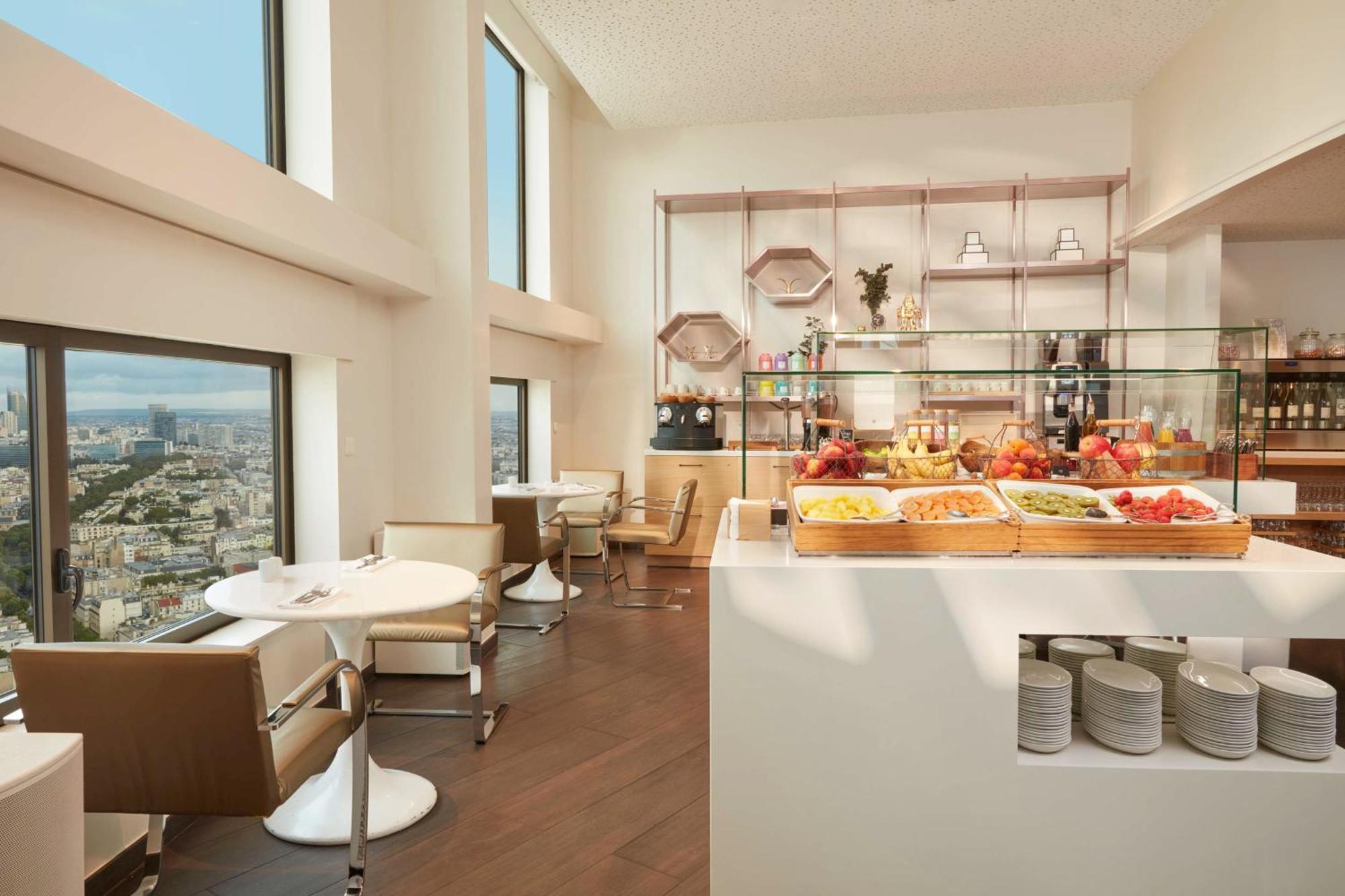 Hyatt Regency Etoile 4* Paris