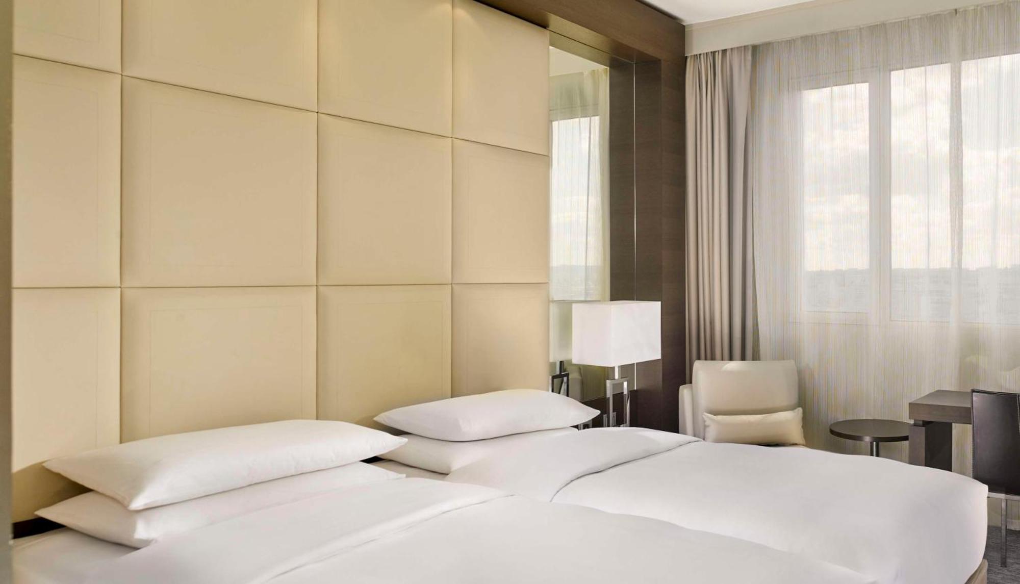 Hyatt Regency Etoile