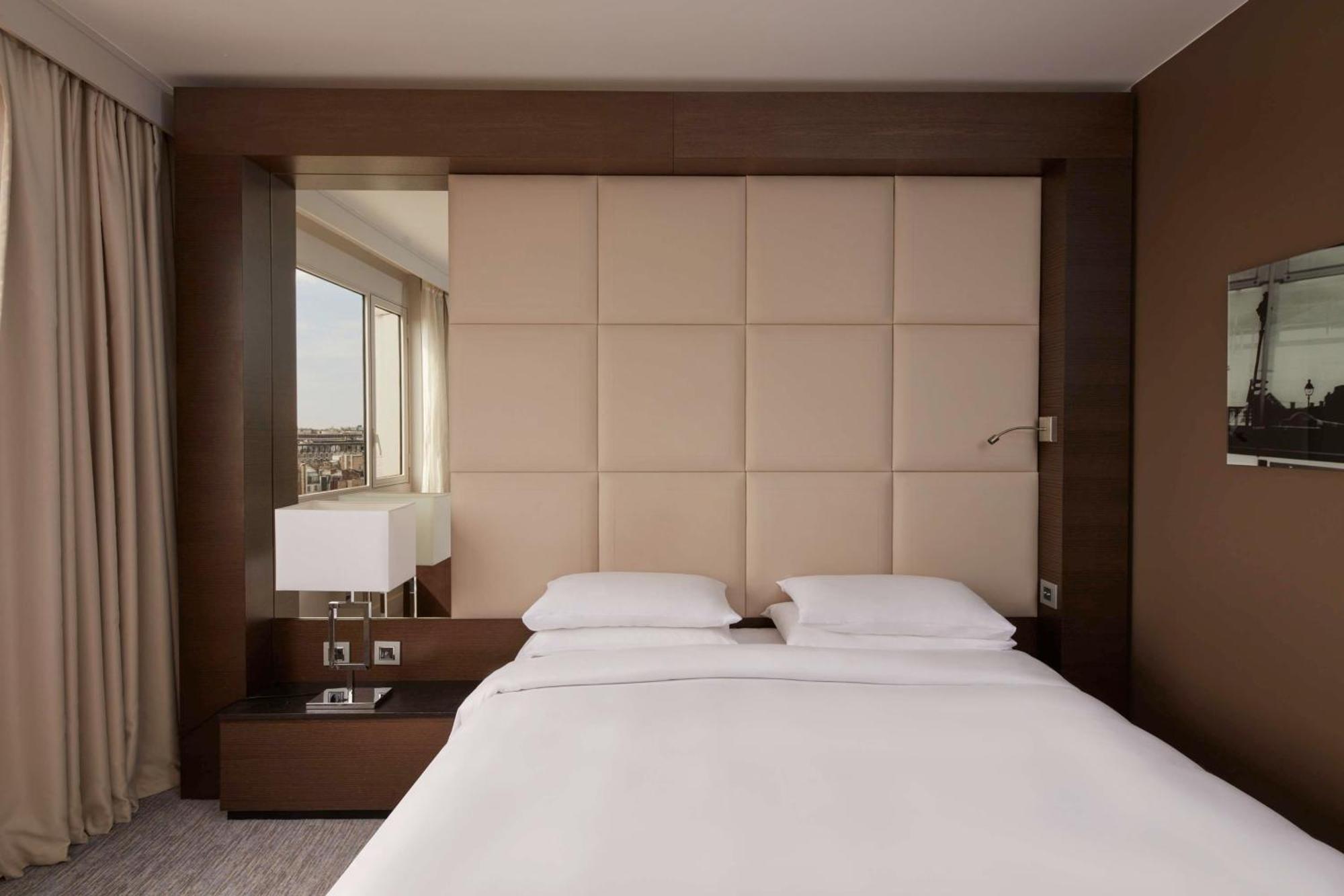 Hyatt Regency Etoile 4* Paris
