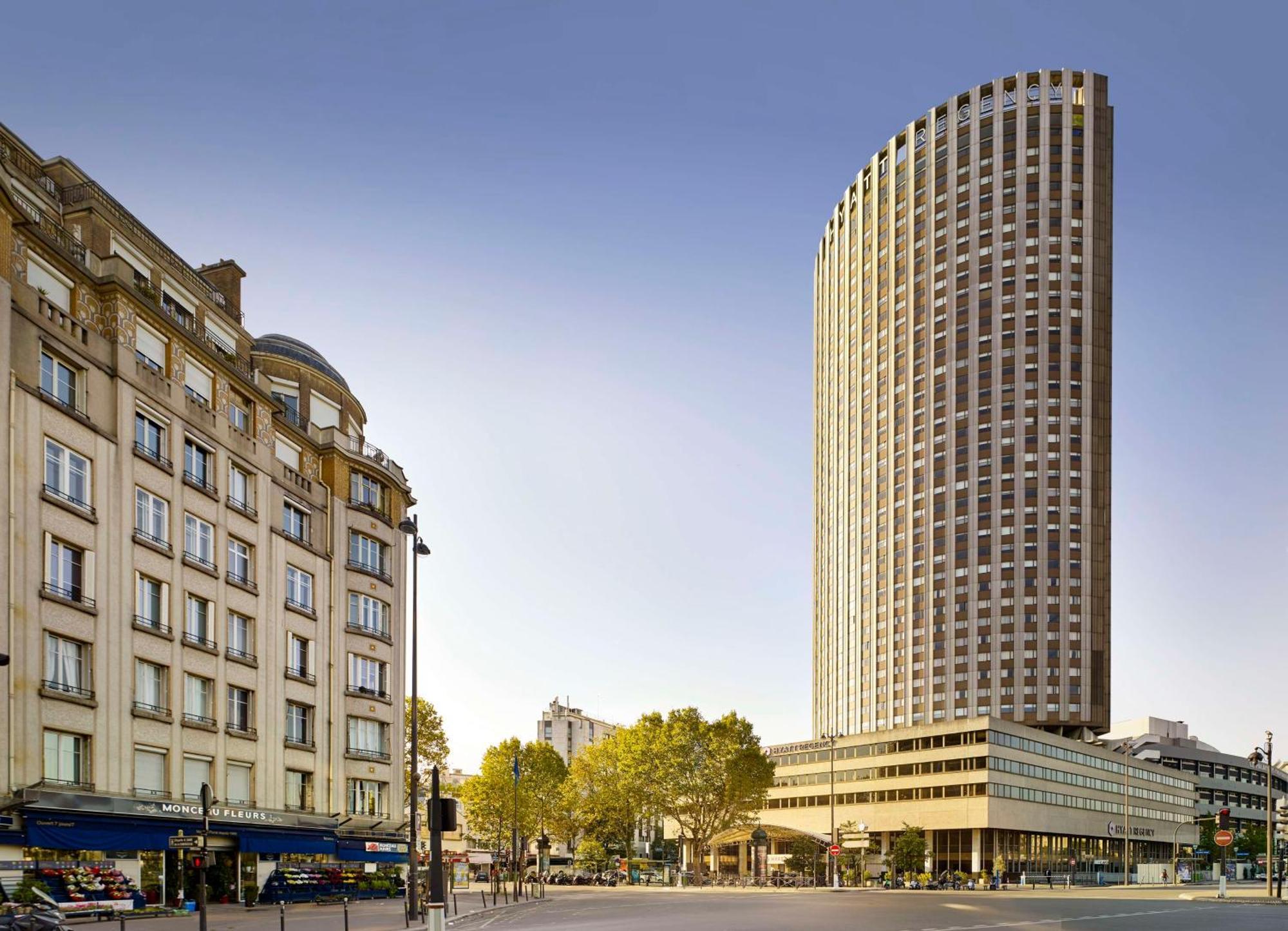 Hyatt Regency Etoile 4*