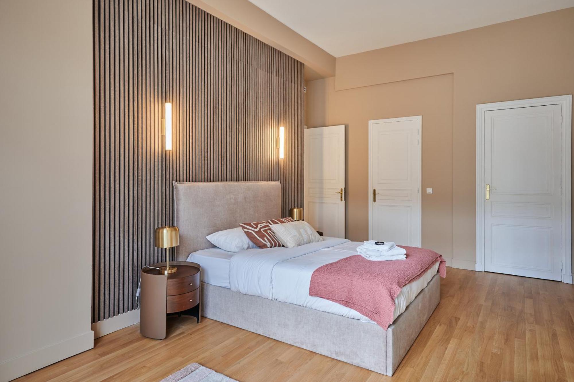 Elegant 2-bedroom - Trocadero Apartment *