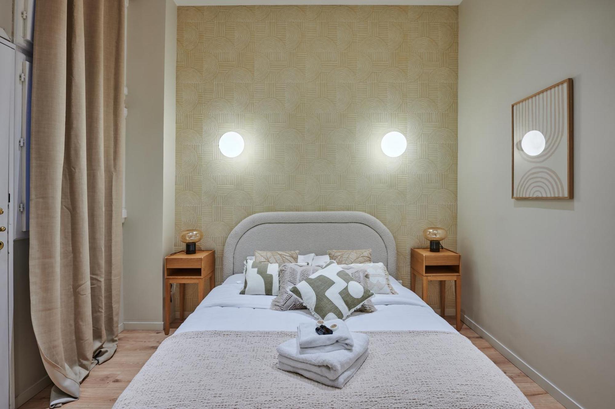 Elegant 2-bedroom - Trocadero Apartment