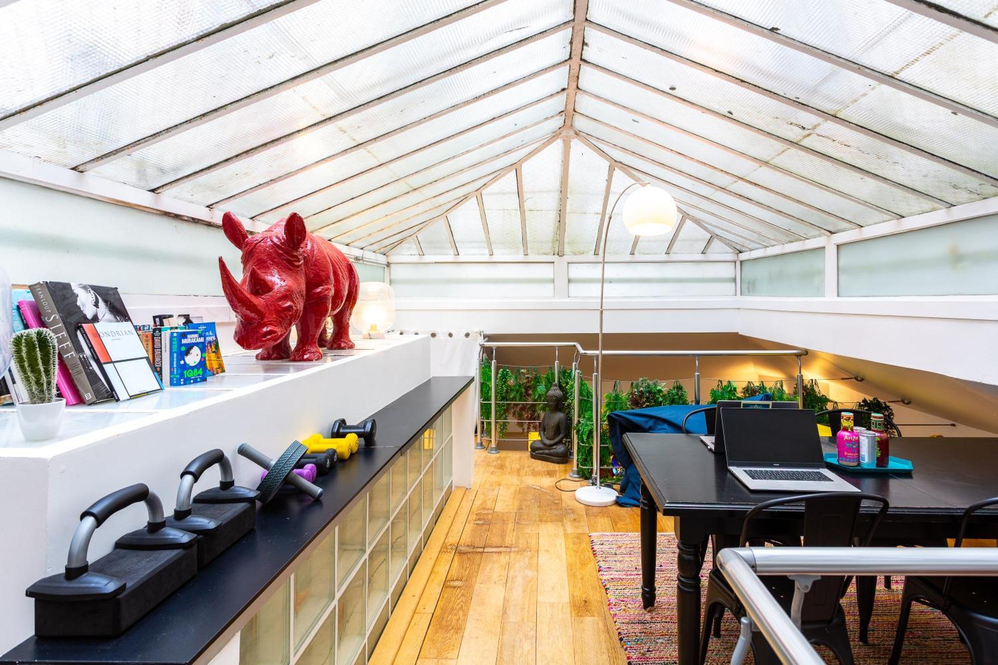 Apartment Loft Familial Au Coeur De Avec Clim, Arcade Et Baby-foot Proche Republique Et Canal St Martin