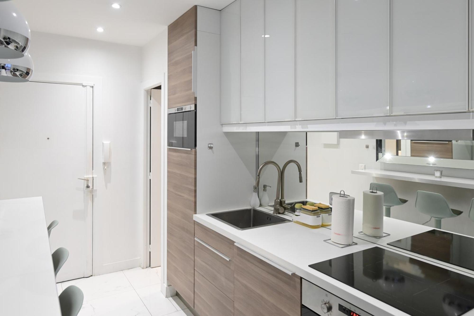 Modern & Peaceful 1bd By Champs-elysees With Ac Appartement