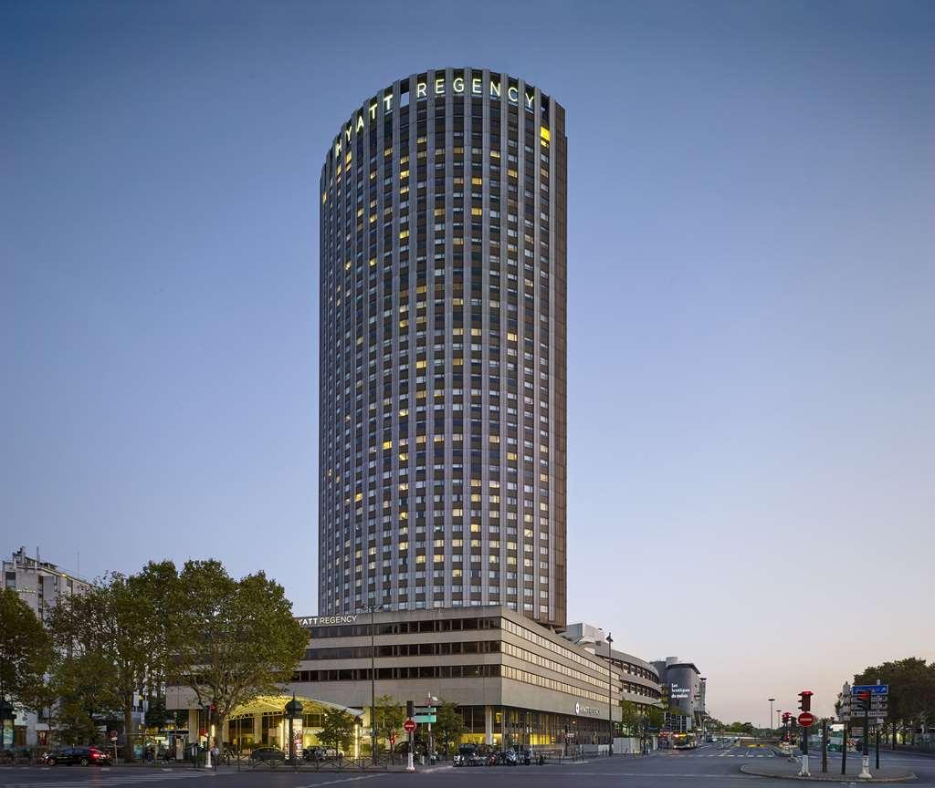 Hyatt Regency Etoile Hotel 4*