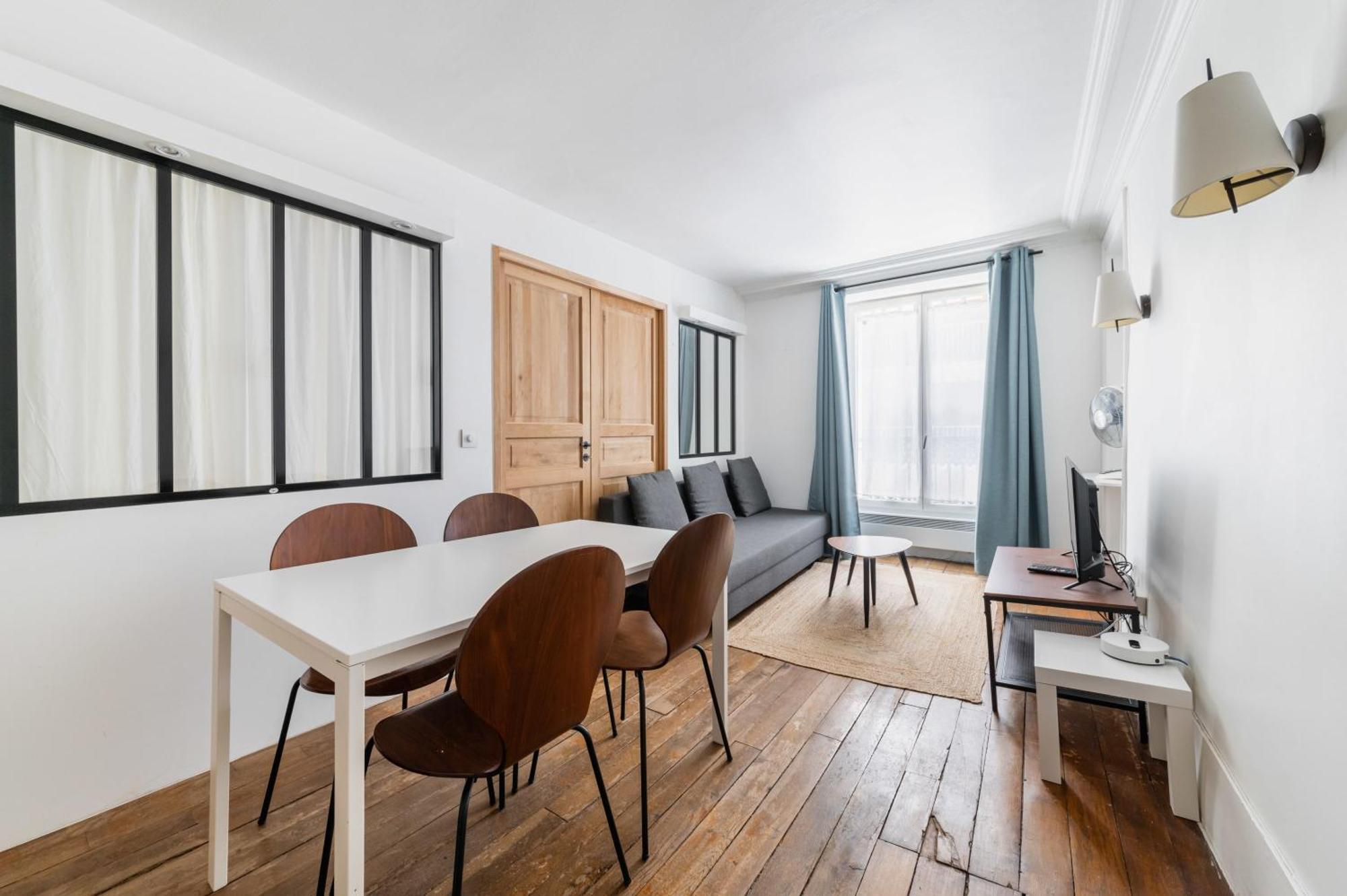 2 Pieces Confortable Metro Duroc - 6 -4p Paris