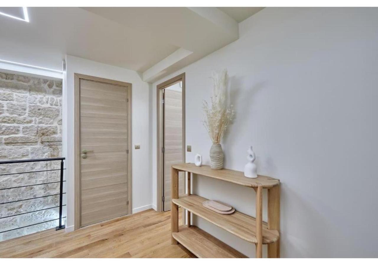 Appartement Le Marais Place Des Vosges By Prestige Paris