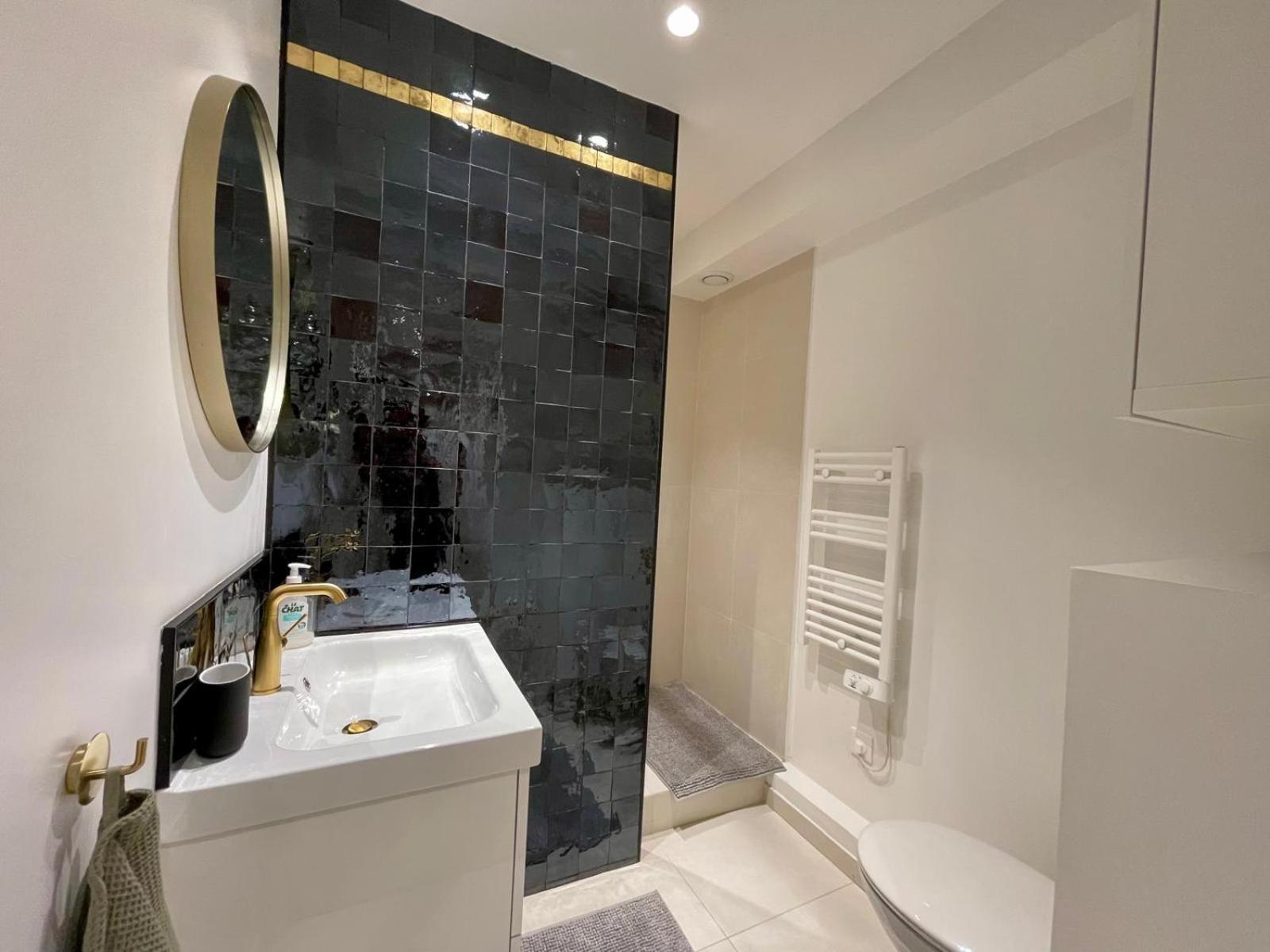 4 Guests Moderne Place Breteuil *