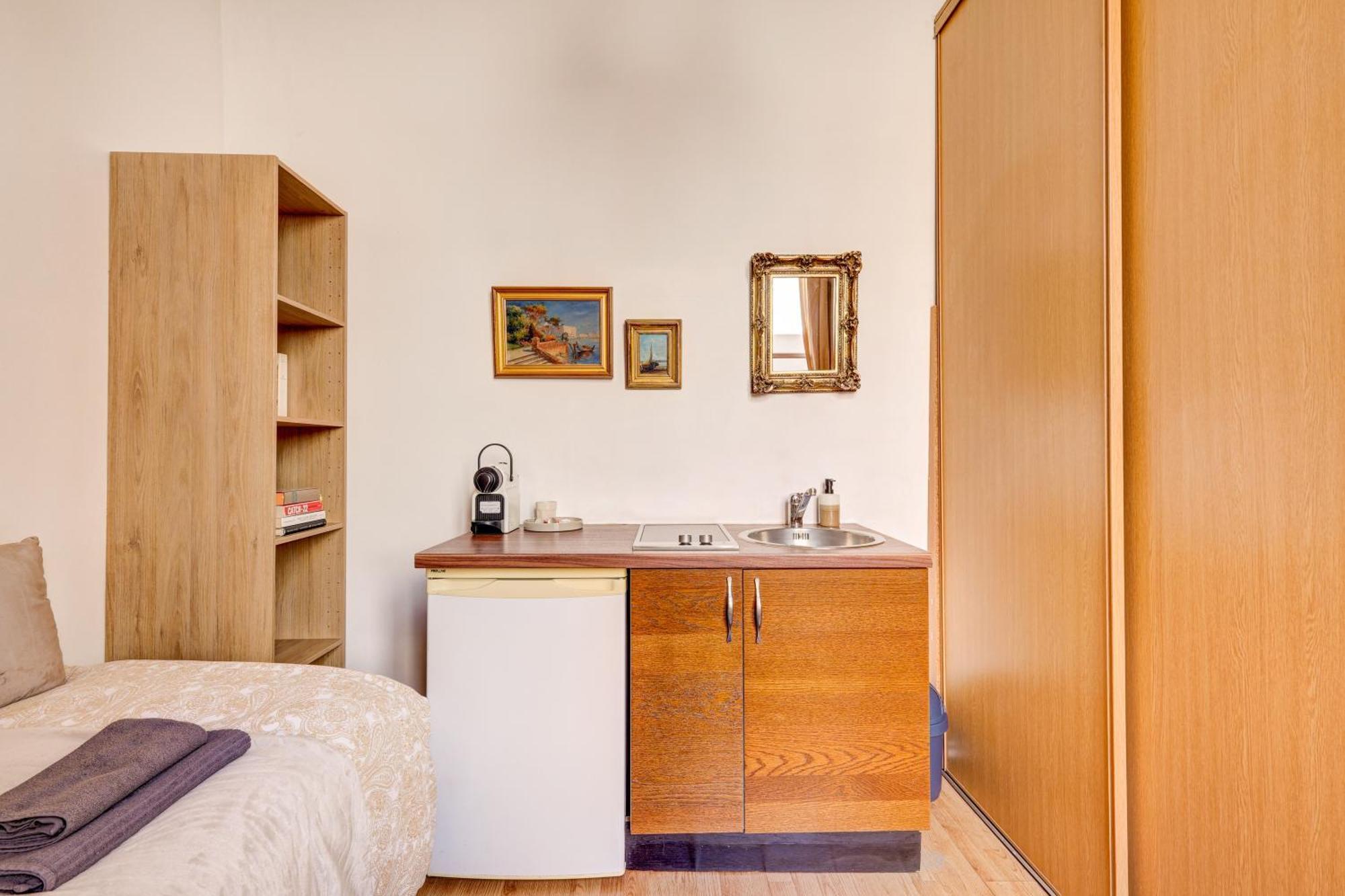 Small Luxurious In The Heart Of Saint Germain *
