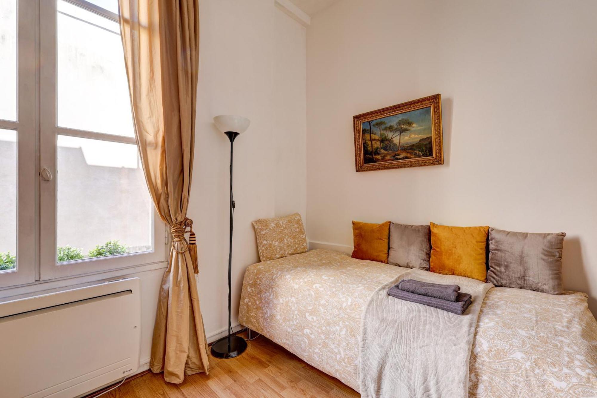 Small Luxurious In The Heart Of Saint Germain * Paris