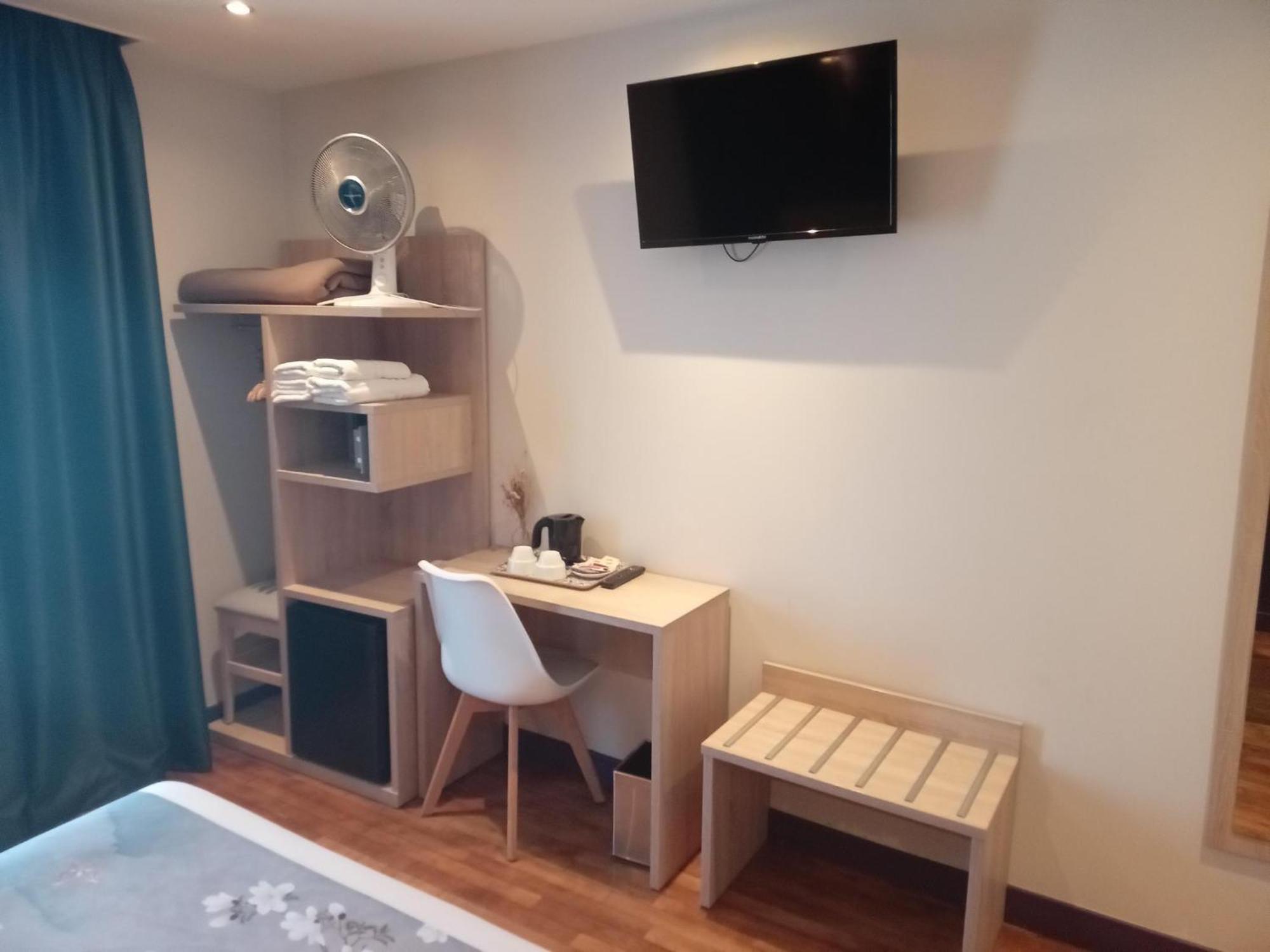 Modern Est Hotel 2*