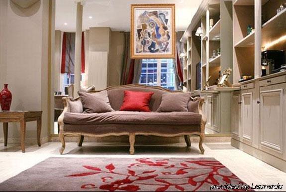 Splendor Elysees Hotel Paris