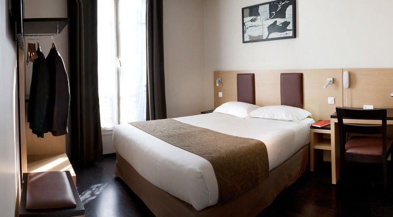 Source 3* Paris