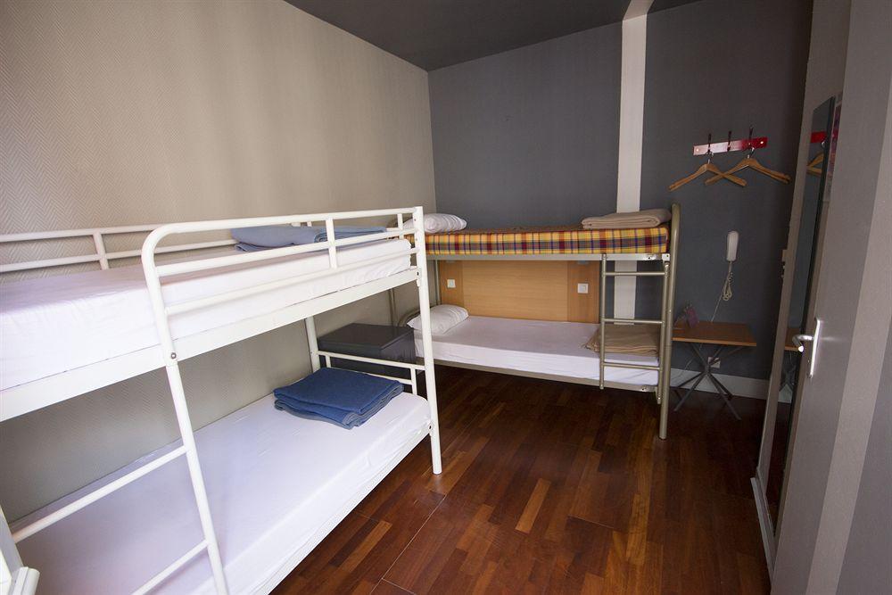 Arty Porte De Versailles By River Hostel Paris