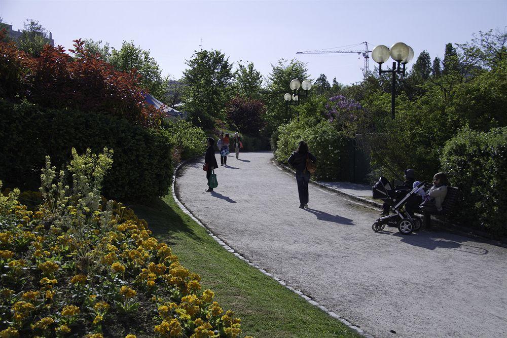 Arty Porte De Versailles By River Hostel *