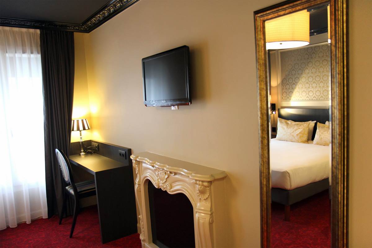 Western Le Montmartre - Saint Pierre Paris