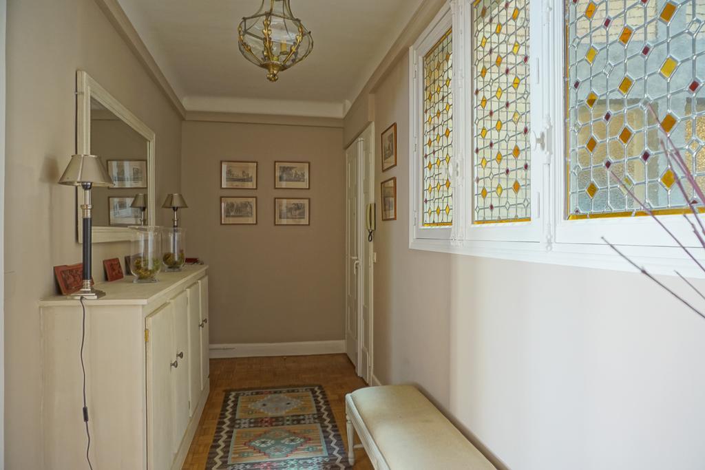Apartment Rue Copernic - 16 *