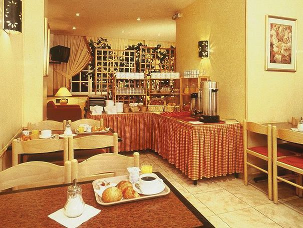 Victor Masse Hotel Paris
