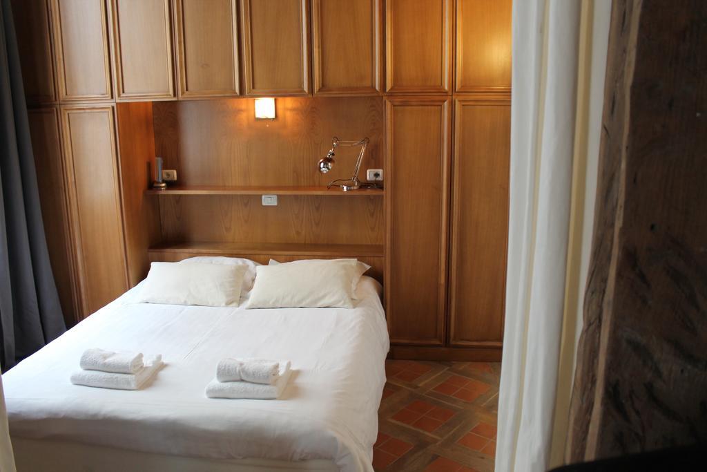 Gregoire Apartment *