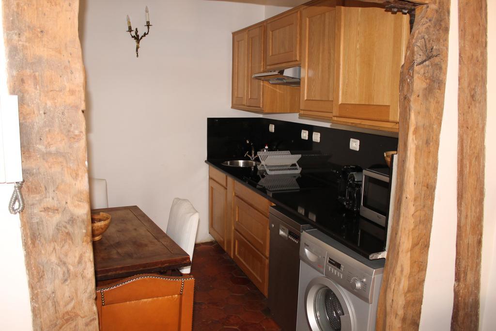 Gregoire Apartment *