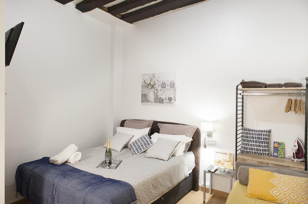 Petit Marais Apartment Paris